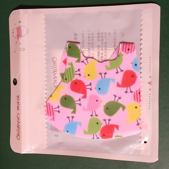 Children's re Usable face mask new in package never opened - Picture 8 of 16